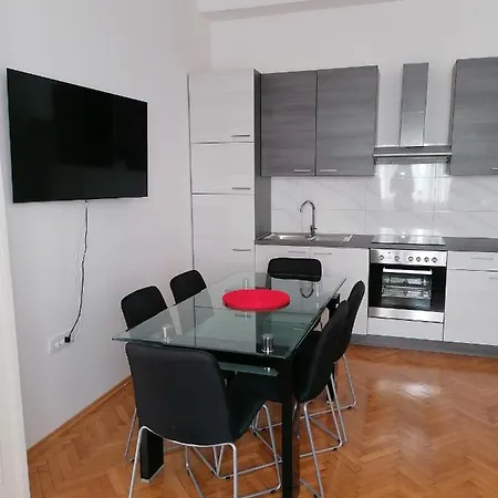 Galeb Apartment *
